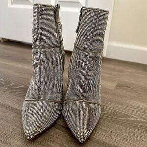 Noticed-R Rhinestone Steve Madden Booties - size 6.5